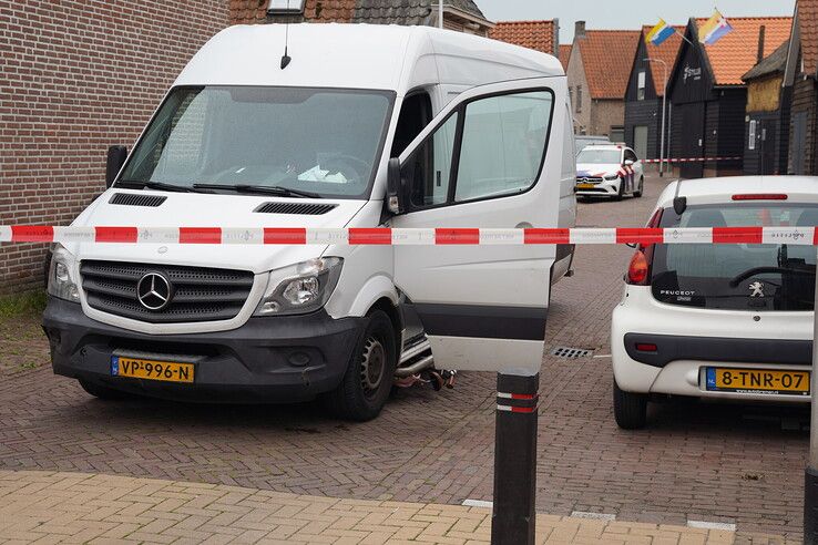 Een fietsend kind raakte ernstig gewond in Genemuiden.