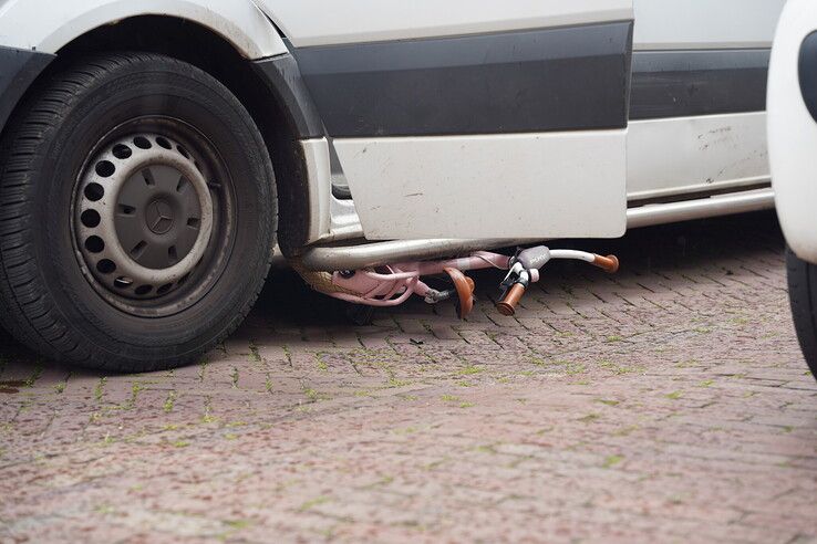 Ernstig ongeval in Genemuiden: kind met traumaheli naar Groningen