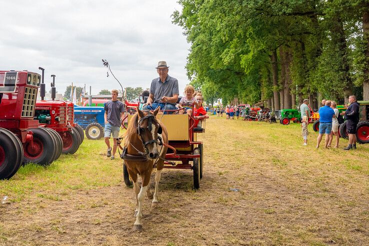 In beeld: Sfeer en nostalgie bij jaarlijkse oogstdag Kamperveen