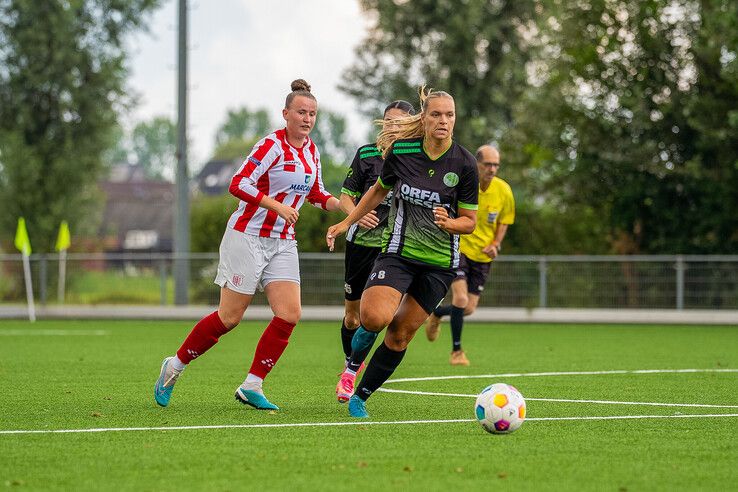 In beeld: IJVV Vrouwen en ASV Dronten delen de punten in bekerduel