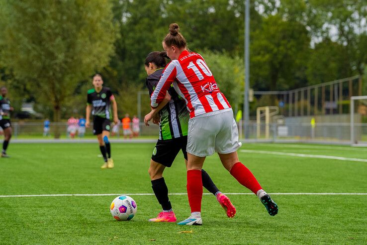 In beeld: IJVV Vrouwen en ASV Dronten delen de punten in bekerduel