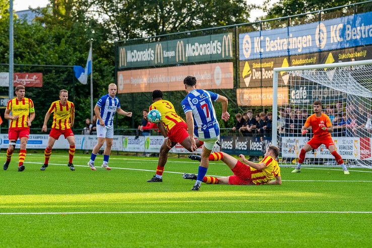 In beeld: KHC wint stadsderby van Go Ahead in bekerpoule