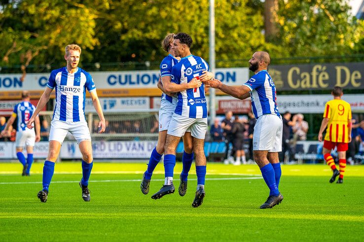 In beeld: KHC wint stadsderby van Go Ahead in bekerpoule