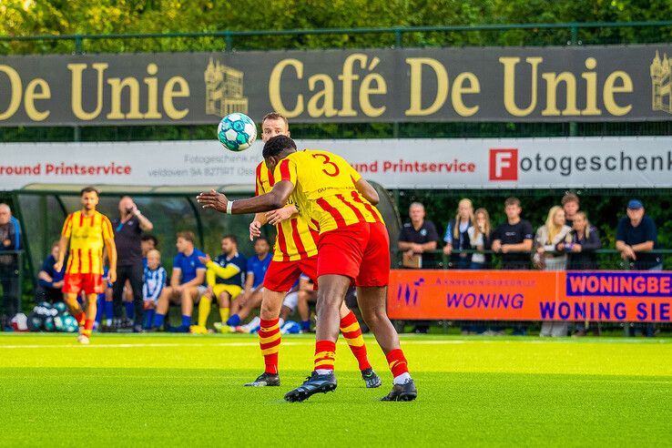 In beeld: KHC wint stadsderby van Go Ahead in bekerpoule