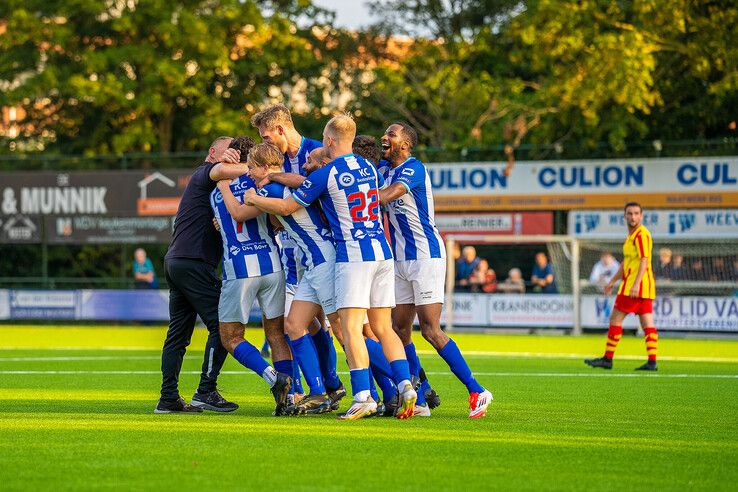 In beeld: KHC wint stadsderby van Go Ahead in bekerpoule
