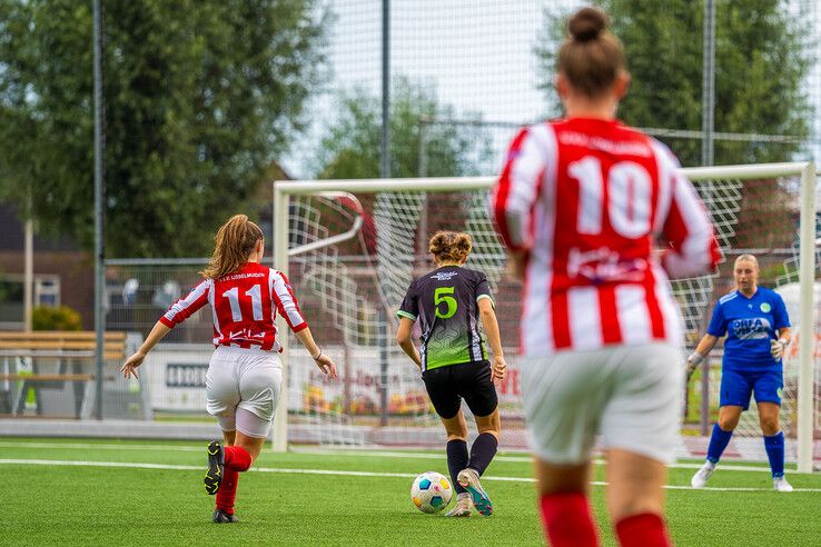 In beeld: IJVV Vrouwen en ASV Dronten delen de punten in bekerduel