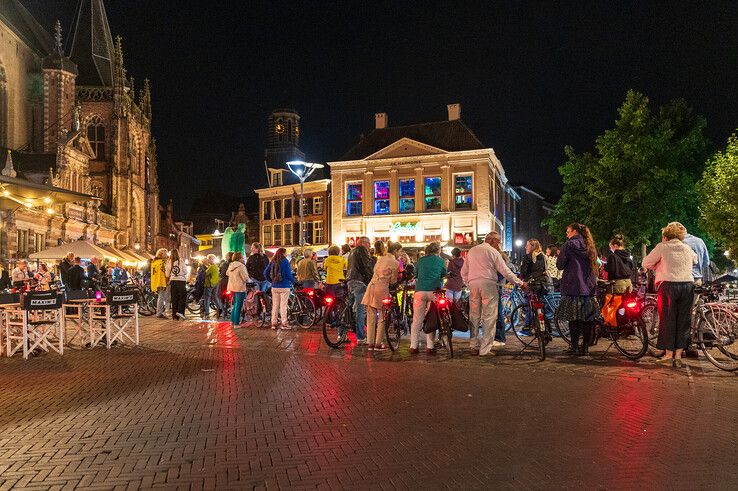 In beeld: Vrouwen en meiden voelen zich onveilig in Zwolle: van ‘nepbellen’ met papa tot busje haarlak in de aanslag