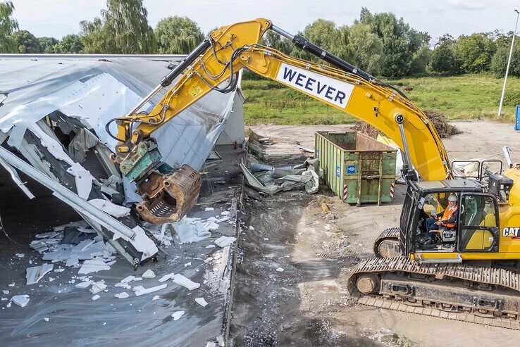 Start van de sloop van bakkerij Fuite, plek voor nieuwe wijk De Bakkerij.