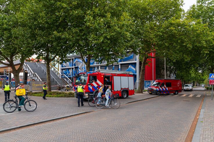 Treinreizigers naar Kampen slaan alarm om chemische lucht op perron in Zwolle