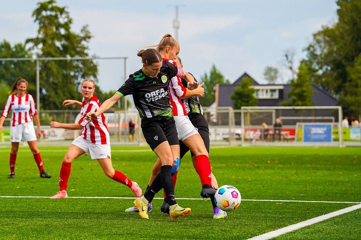 IJVV Vrouwen speelde 1-1 gelijk tegen ASV Dronten.