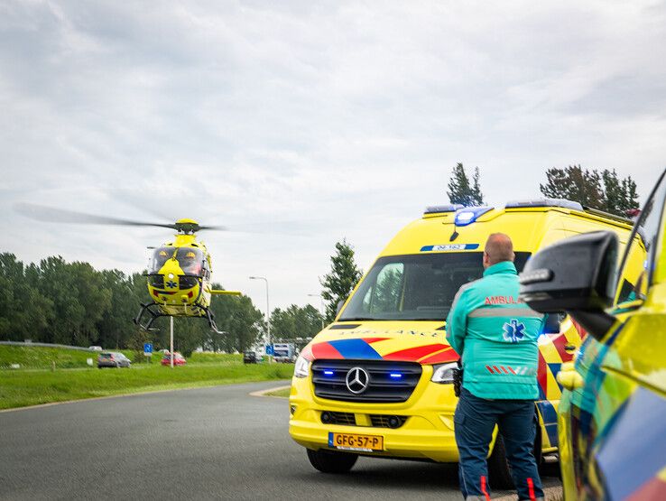 Ernstig ongeval in Genemuiden: kind met traumaheli naar Groningen