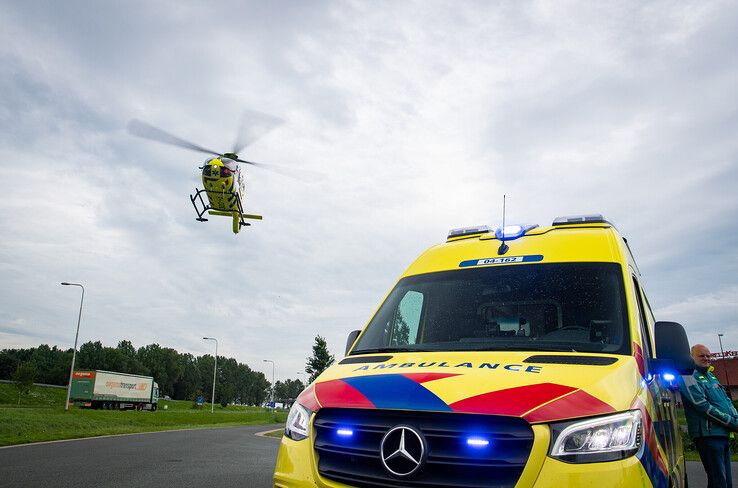 Ernstig ongeval in Genemuiden: kind met traumaheli naar Groningen