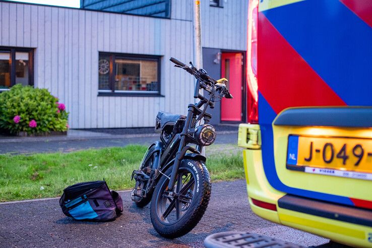 Fatbikers gaan hard onderuit in Zwolle, nat wegdek vermoedelijke oorzaak