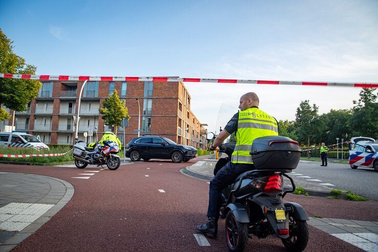 In beeld: Vrouw (49) zwaargewond na ongeval op beruchte ongevalskruising in Zwolle (video)