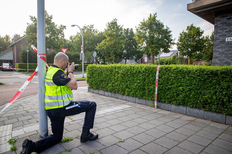 In beeld: Vrouw (49) zwaargewond na ongeval op beruchte ongevalskruising in Zwolle (video)
