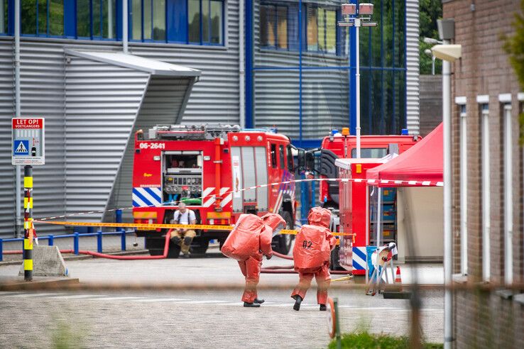 Brandweer bij ammoniak-lek CêlaVíta in Wezep
