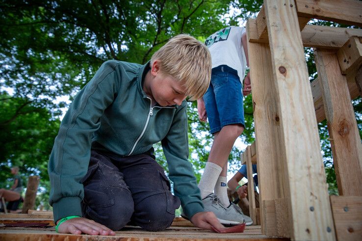 In beeld: Huttendorp Stadshagen succesvol afgesloten na zorgen om vrijwilligers