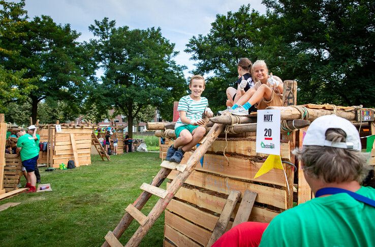 In beeld: Huttendorp Stadshagen succesvol afgesloten na zorgen om vrijwilligers