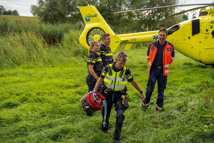 In beeld: Traumahelikopter landt in Kampen voor medische noodsituatie