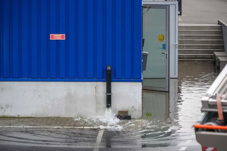 Waterballet bij Ikea Zwolle door gesprongen sprinklerleiding