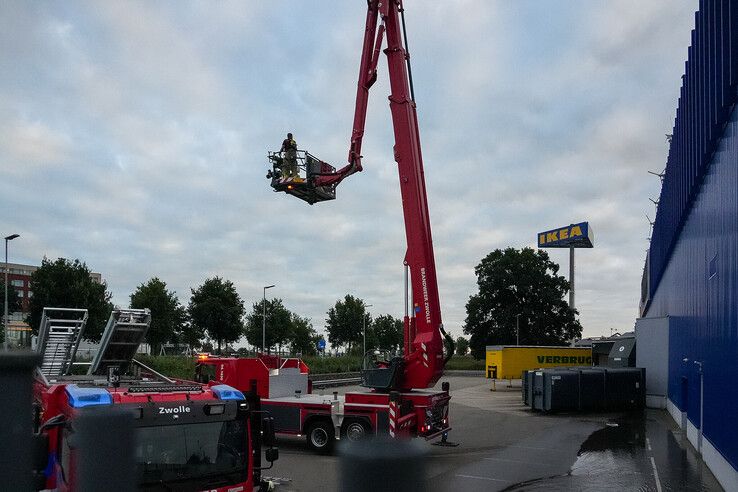 Waterballet bij Ikea Zwolle door gesprongen sprinklerleiding