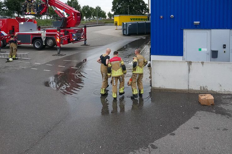 Waterballet bij Ikea Zwolle door gesprongen sprinklerleiding
