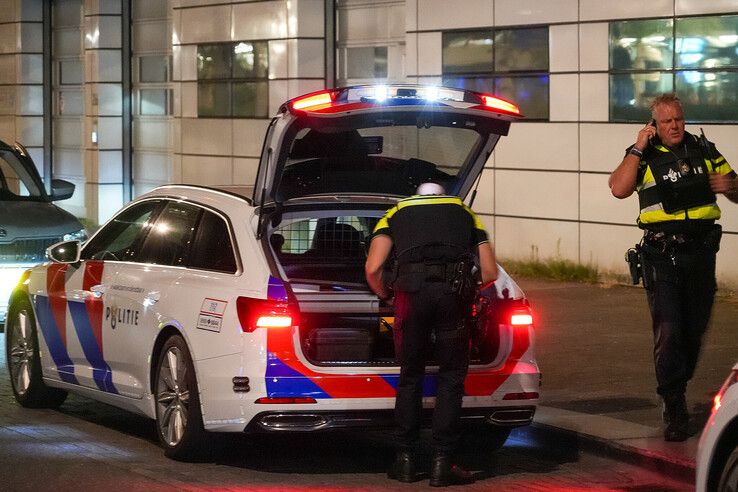 Trein stilgezet in Zwolle na melding over vuurwapen: verdachte aangehouden