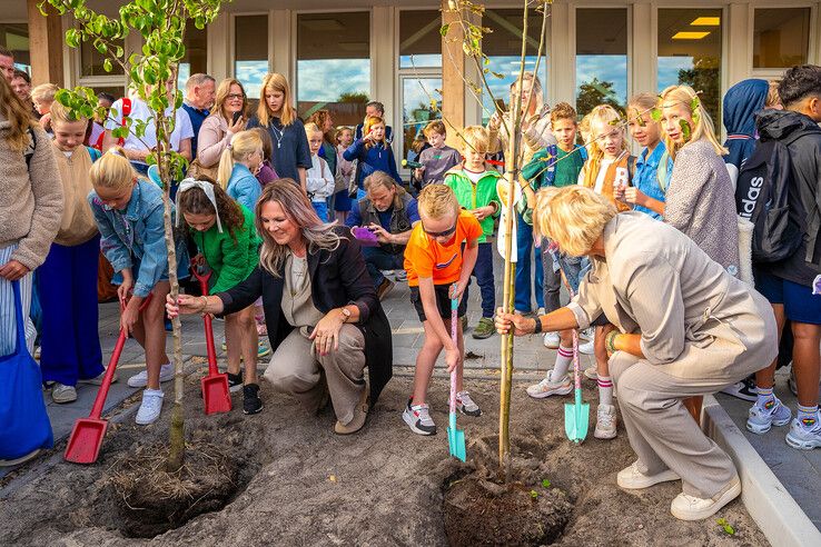 In beeld: Na lange aanloop Kindcentrum Hanzewijk van start in Kampen