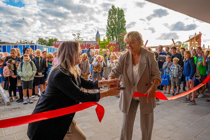 In beeld: Na lange aanloop Kindcentrum Hanzewijk van start in Kampen