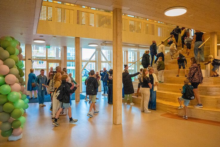 In beeld: Na lange aanloop Kindcentrum Hanzewijk van start in Kampen