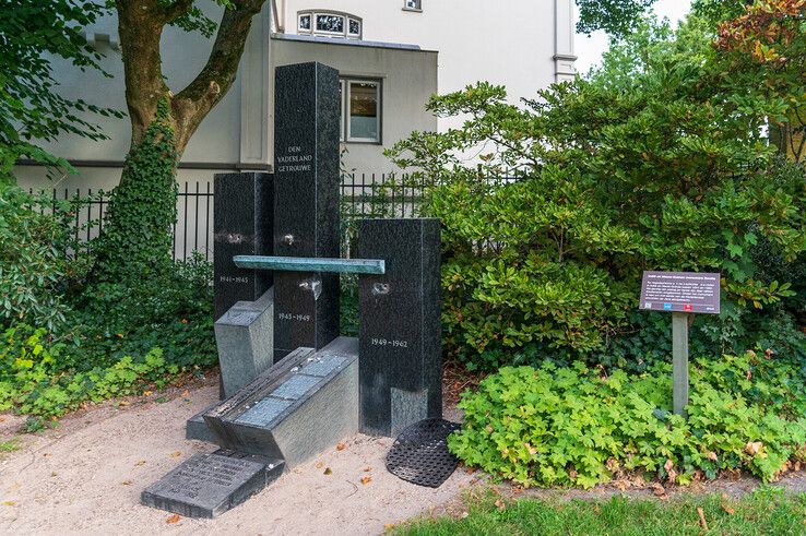 Oorlogsmonument in Zwolle zwaar beschadigd door vermoedelijke metaaldiefstal