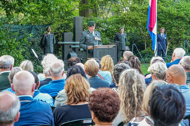 In beeld: Zwolle herdenkt gevallenen Oost-Azië bij Indië- en Nieuw-Guinea-monument