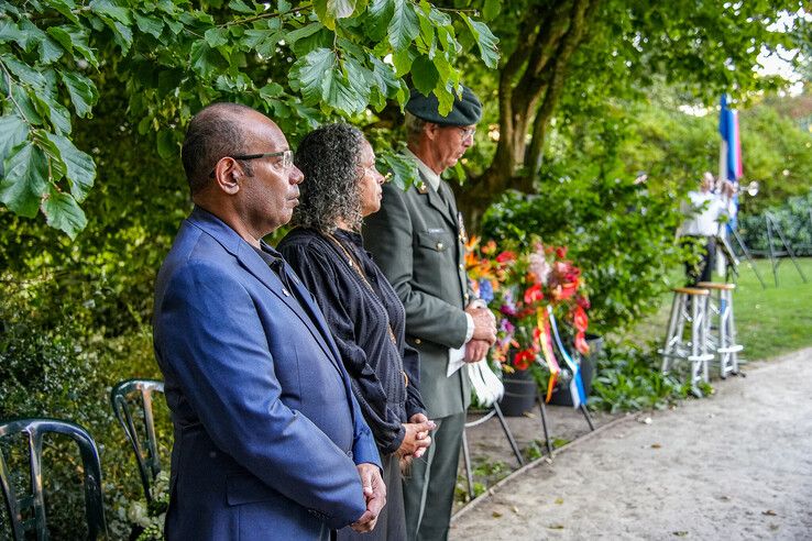 In beeld: Zwolle herdenkt gevallenen Oost-Azië bij Indië- en Nieuw-Guinea-monument