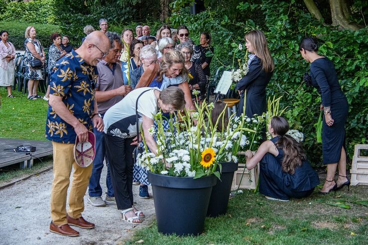 In beeld: Zwolle herdenkt gevallenen Oost-Azië bij Indië- en Nieuw-Guinea-monument