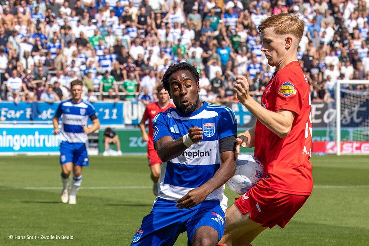 In beeld: PEC Zwolle start seizoen met winst, FC Twente onderuit in Zwolle