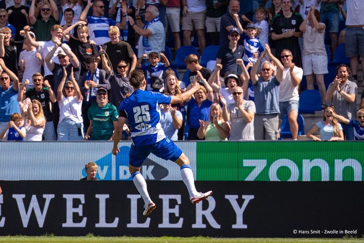 In beeld: PEC Zwolle start seizoen met winst, FC Twente onderuit in Zwolle