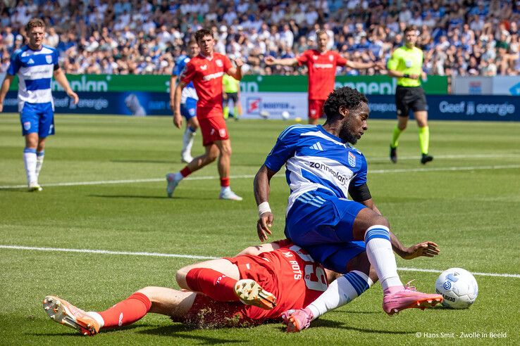 In beeld: PEC Zwolle start seizoen met winst, FC Twente onderuit in Zwolle