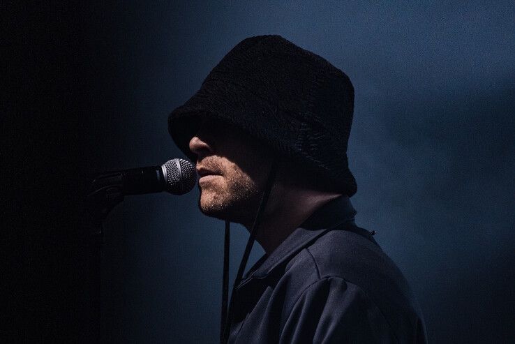 Zwols hiphop-icoon Sticks brengt Topmaterie Tour naar Hedon.