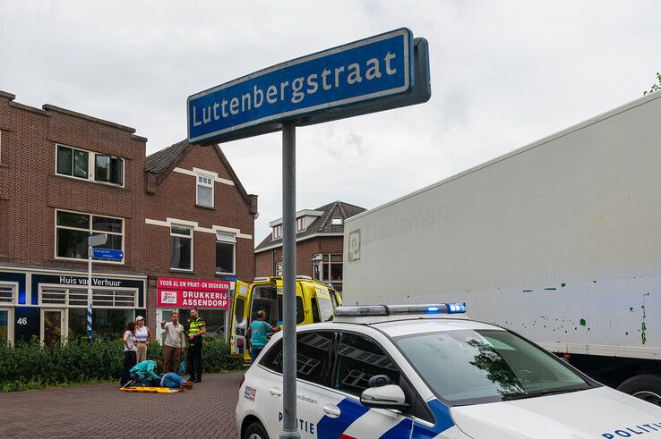 Een fietsster raakte gewond op de heringerichte kruising in Zwolle.