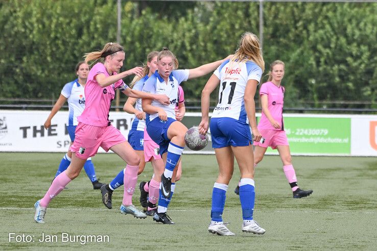 In beeld: ZAC Vrouwen geeft Berkum het nakijken in eerste bekerwedstrijd