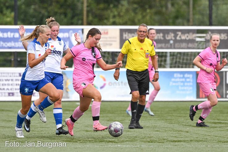 In beeld: ZAC Vrouwen geeft Berkum het nakijken in eerste bekerwedstrijd