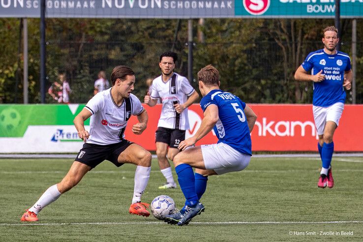 In beeld: Berkum na moeizame eerste helft toch ruim langs Veensche Boys