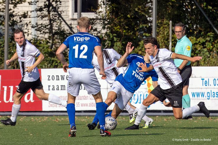 In beeld: Berkum na moeizame eerste helft toch ruim langs Veensche Boys
