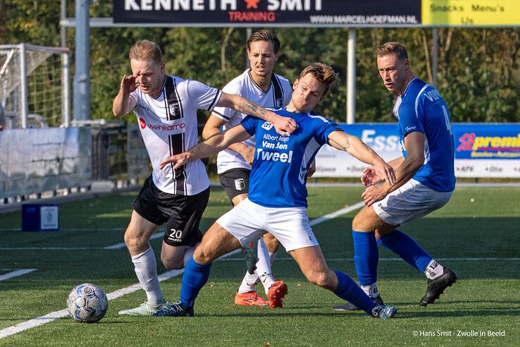 In beeld: Berkum na moeizame eerste helft toch ruim langs Veensche Boys