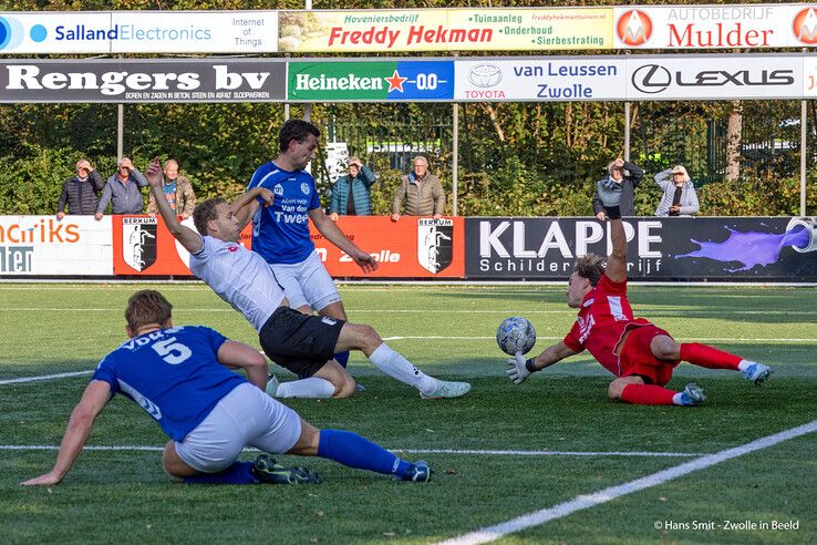 In beeld: Berkum na moeizame eerste helft toch ruim langs Veensche Boys