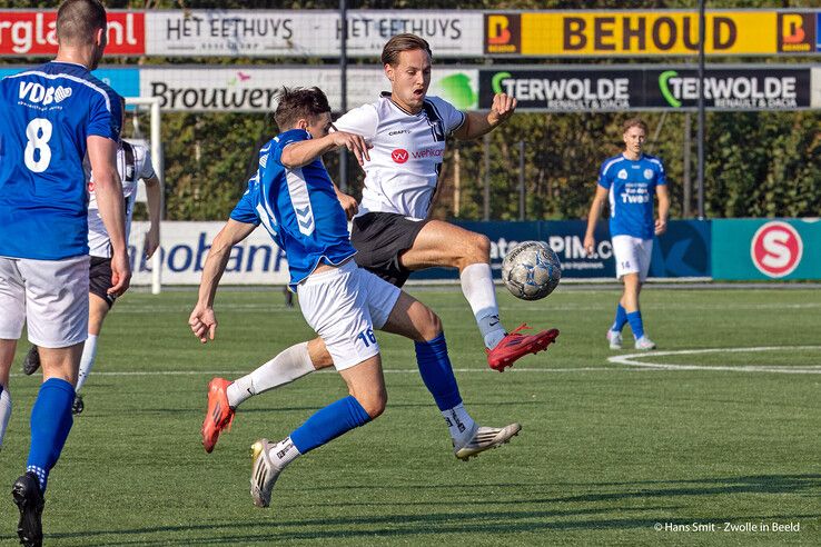 In beeld: Berkum na moeizame eerste helft toch ruim langs Veensche Boys