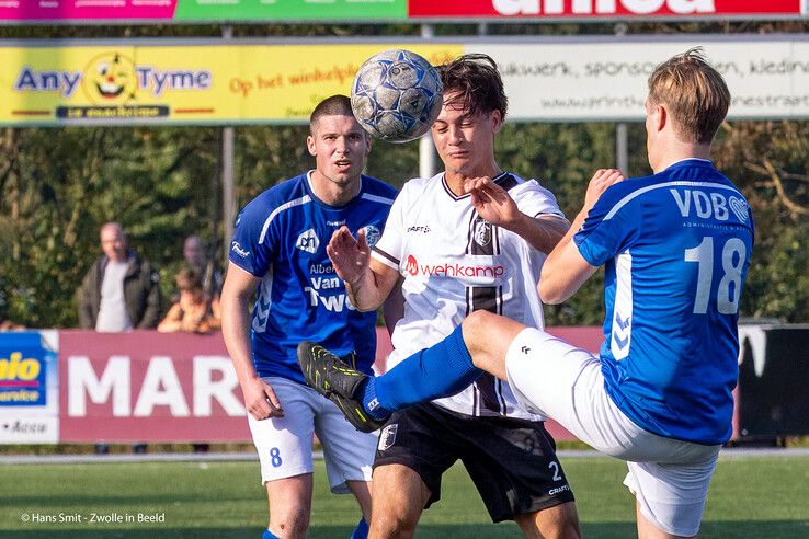In beeld: Berkum na moeizame eerste helft toch ruim langs Veensche Boys
