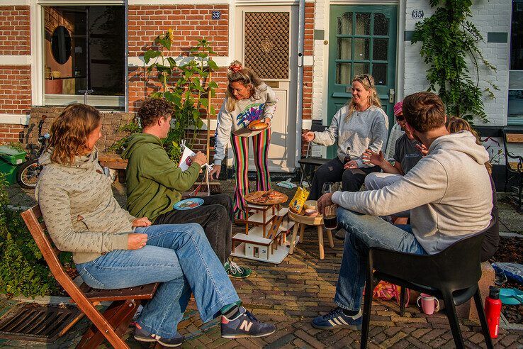 In beeld: Burendag brengt Zwollenaren bij elkaar