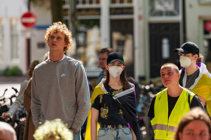 Protest in Zwolle tegen ‘commerciële Pride’: boosheid over combinatie met Straatfestival (video)