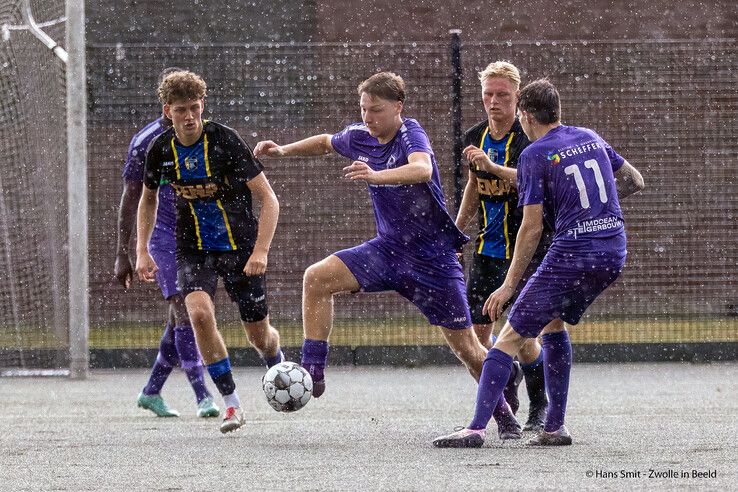 In beeld: Dieze West en Be Quick ’28 stoten door in beker en treffen elkaar zaterdag in competitie